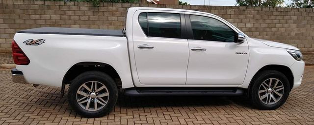 TOYOTA HILUX SRX 2.8 TURBO DIESEL 4X4 AUTOMATICA - Placa A- 2016 - Foto 8