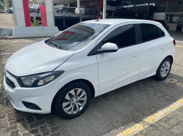 Onix 1.4 LT ano 2018 - Foto 2
