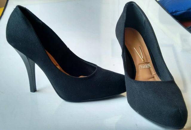 Sapato de camurça preto como novo!