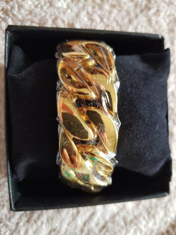 Bracelete ostentacao super top (aço inox foleado a ouro de exelente qualidade)