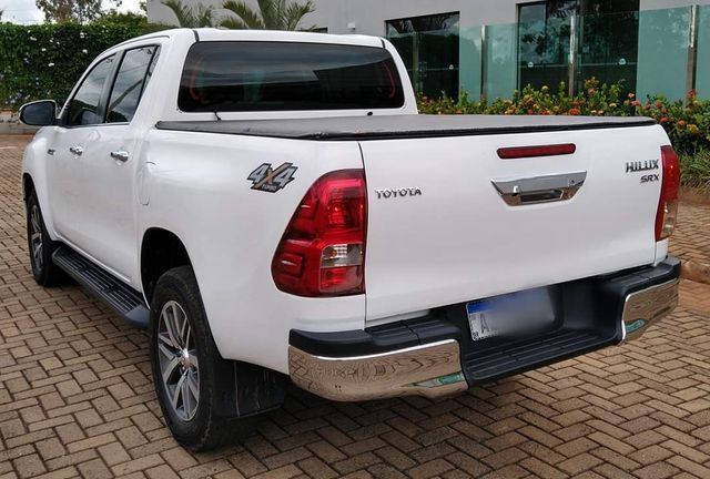 TOYOTA HILUX SRX 2.8 TURBO DIESEL 4X4 AUTOMATICA - Placa A- 2016 - Foto 11