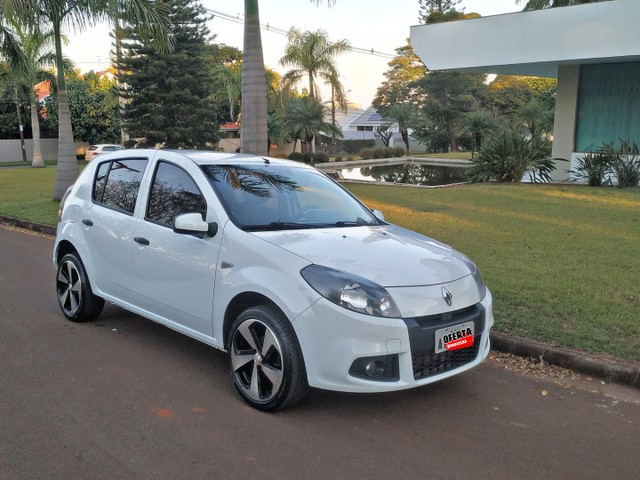 SANDERO 2014 PERIADO 100% PLACA A COMPLETO