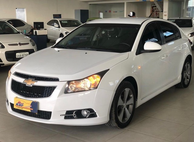 CRUZE HATCH LT