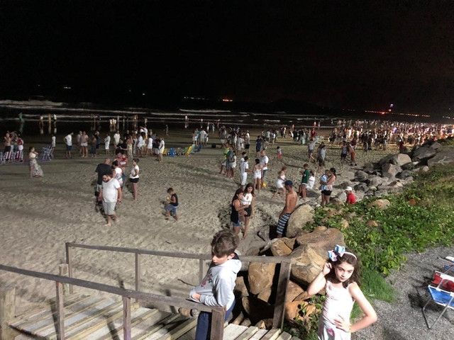Alugo Sobrado de frente para o MAR, literalmente "PÉ NA AREIA" - Foto 12