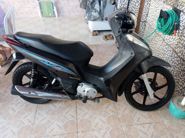 MOTO BIZ 125