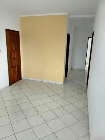 Alugo casa de 3/4 com garagem (Pav. Térreo)