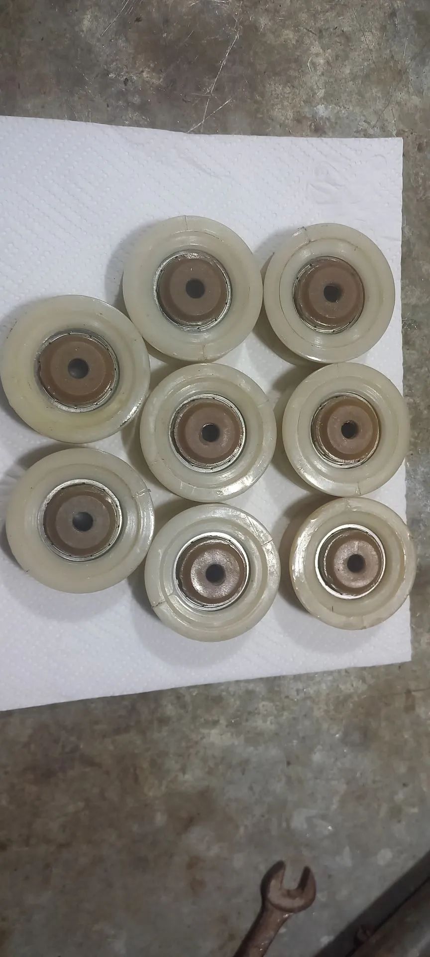 Roldana de nylon canal u