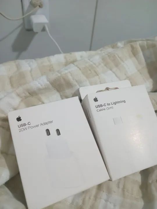 Carregador 20W USB-C e Cabo USB-C 