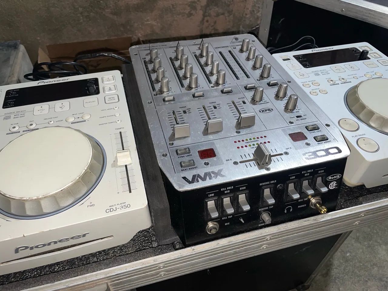 Par de CDJ 350 + Mixer VMX 300