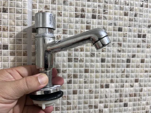 2 torneiras de bancada - Leia o anúncio  - Foto 4