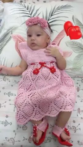 VESTIDO DE BEBÊ DE CROCHÊ  - Foto 3