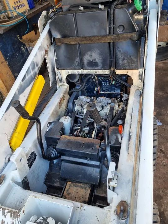 Mini Carregadeira Bobcat S70 - Foto 2