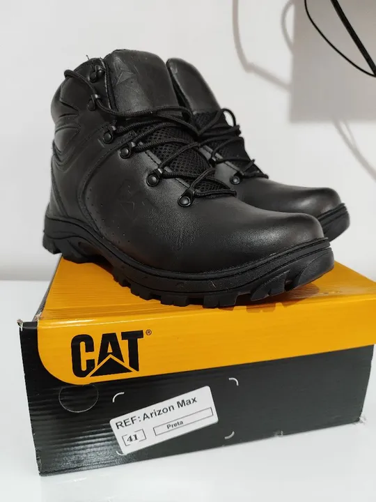 Bota Caterpillar Arizona Max em couro nr. 41.