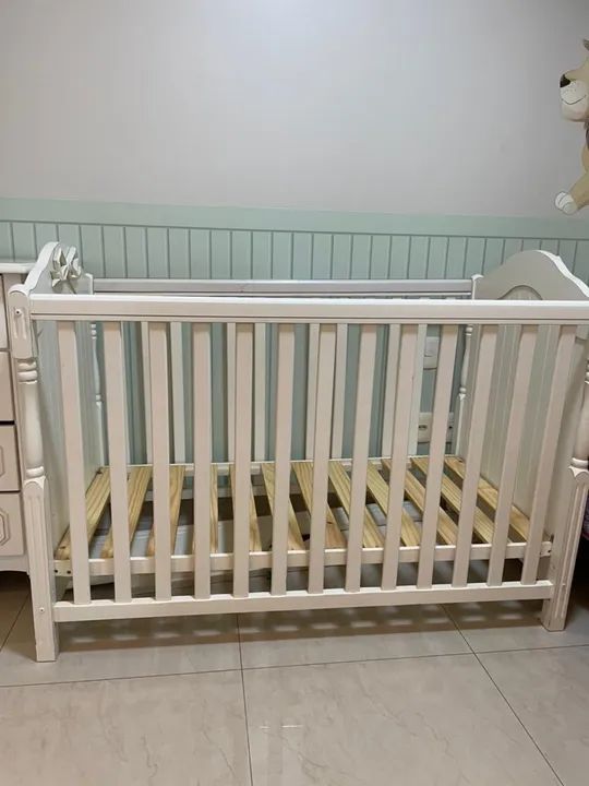 Berço e Cômoda Branco para Bebê