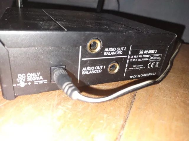 Receptor AKG WMS 40 Pro2 Mini Dual Instrument  - Foto 3
