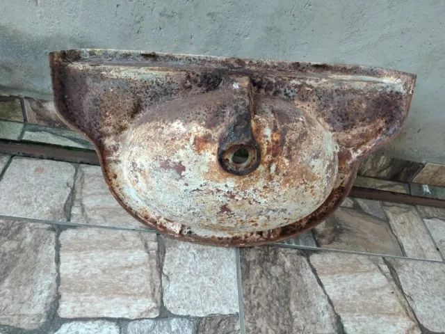 Pia em Ferro Fundido Antiga em esmaltada/Ágata  déc de 30 sem quebras nem trincas ou furos - Foto 4