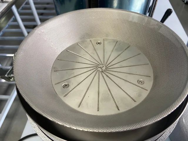 CENTRÍFUGA DE SUCOS ELÉTRICA - SKYMSEN CSE - Foto 4