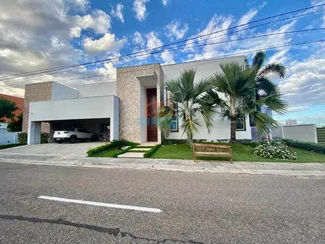 Vendo Mansão Alto Padrão em Condomínio Fechado, localizado na cidade de Mossoró / RN.