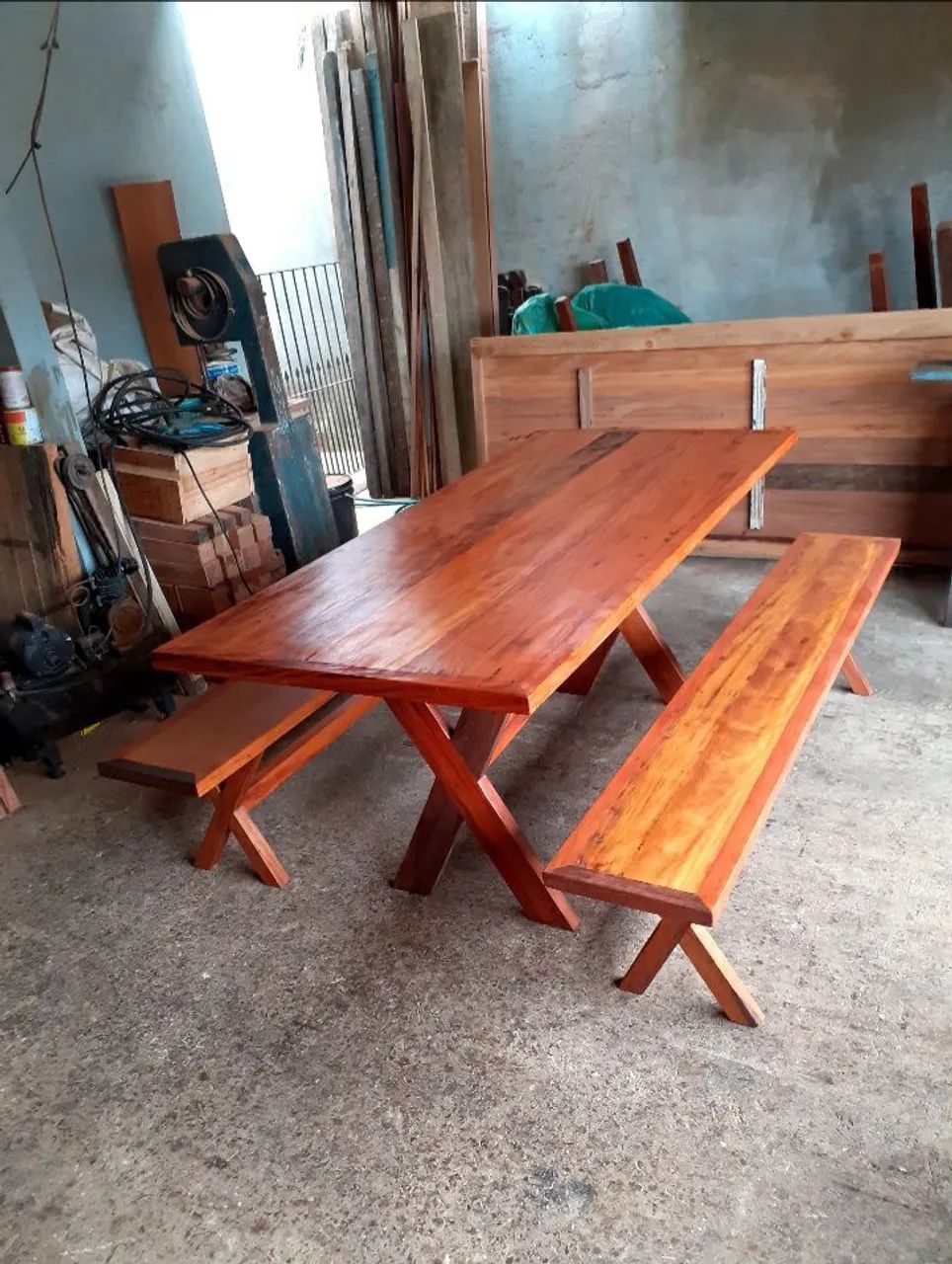 Mesa Pé X com 2 bancos 200×90 peroba rosa  - Foto 3