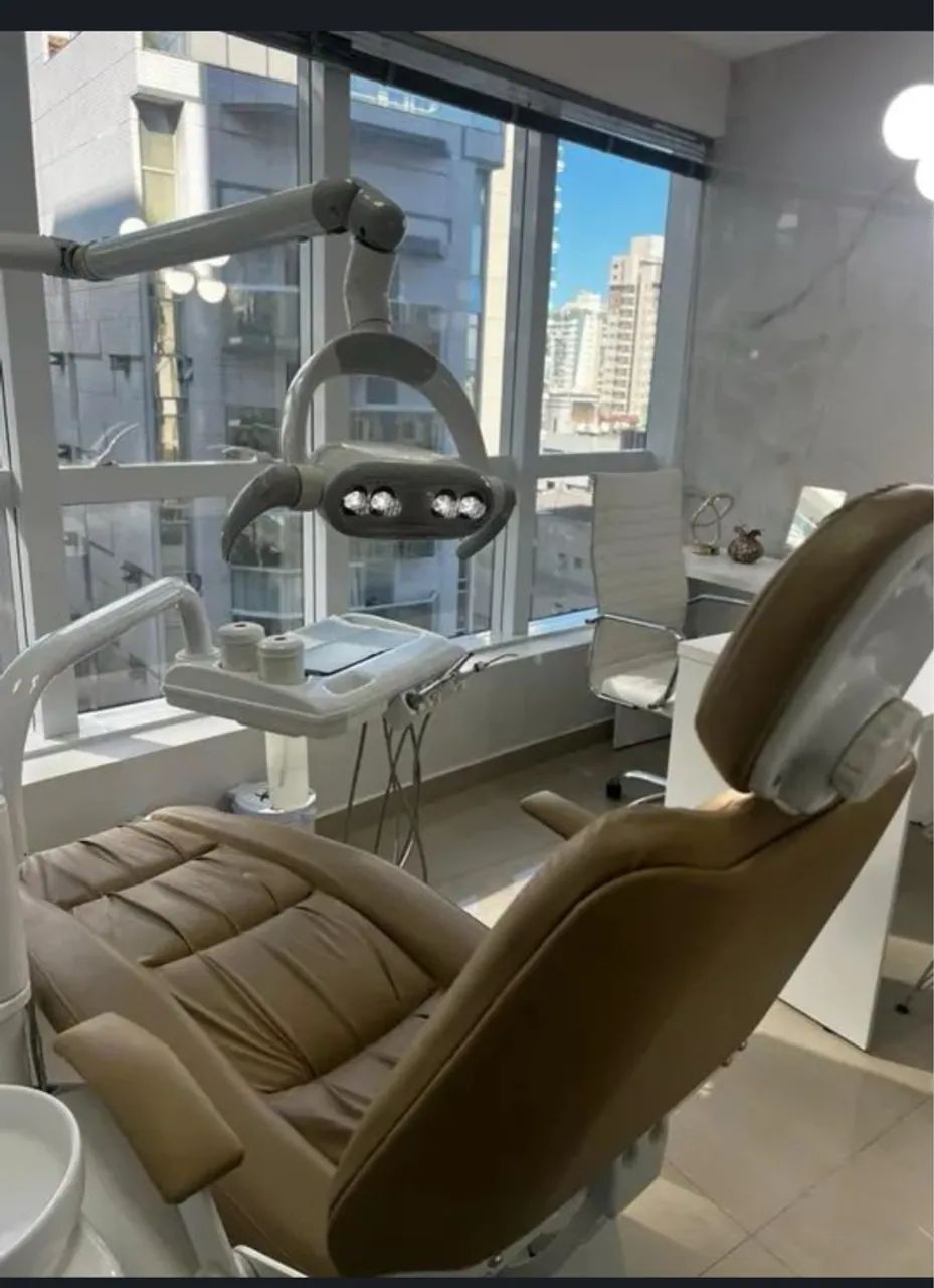 Cadeira Odontológica Estofada e Higienizada - Foto 2