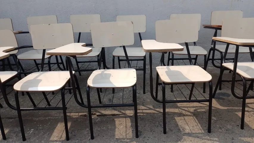 Cadeiras Universitárias - Foto 2