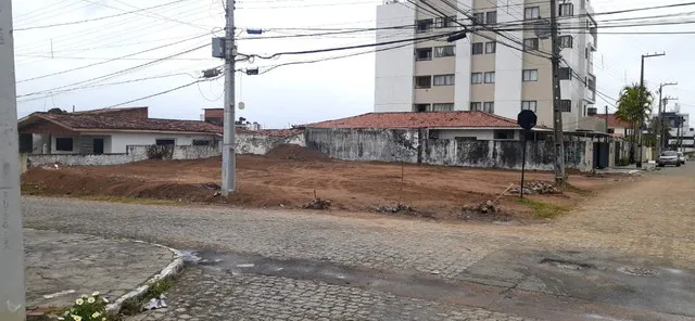 Amplo terreno - medindo 24,50m x 24,50m - esquina - Tambauzinho