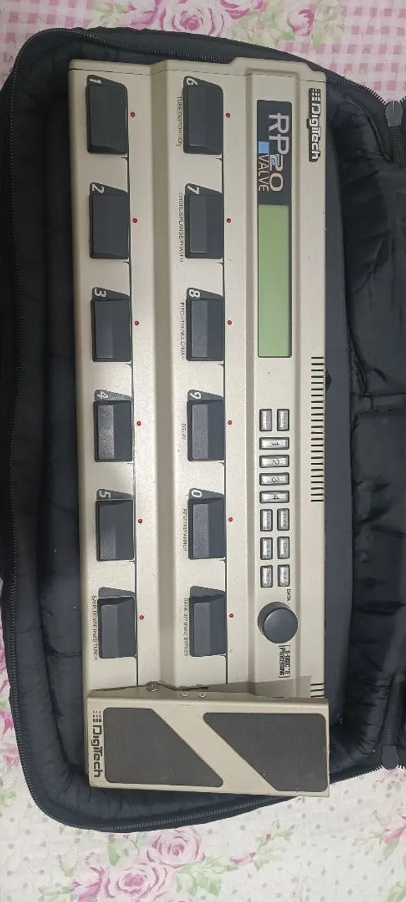 Pedaleira Digitech RP20 Valve - Foto 3