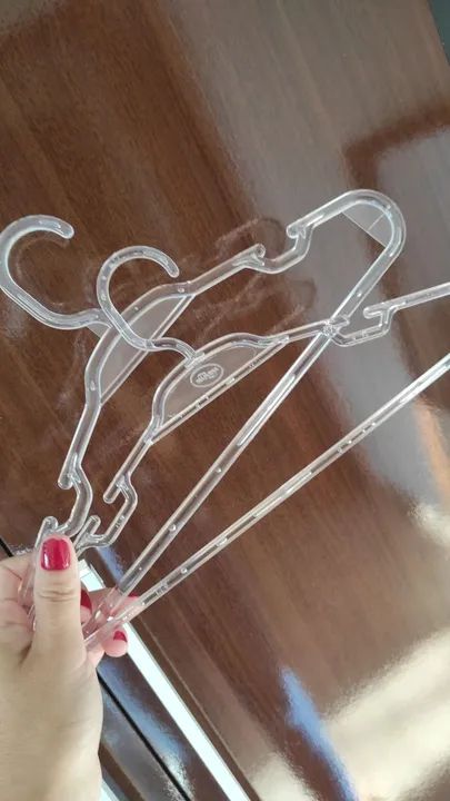 Cabides de plástico infantil transparentes para loja