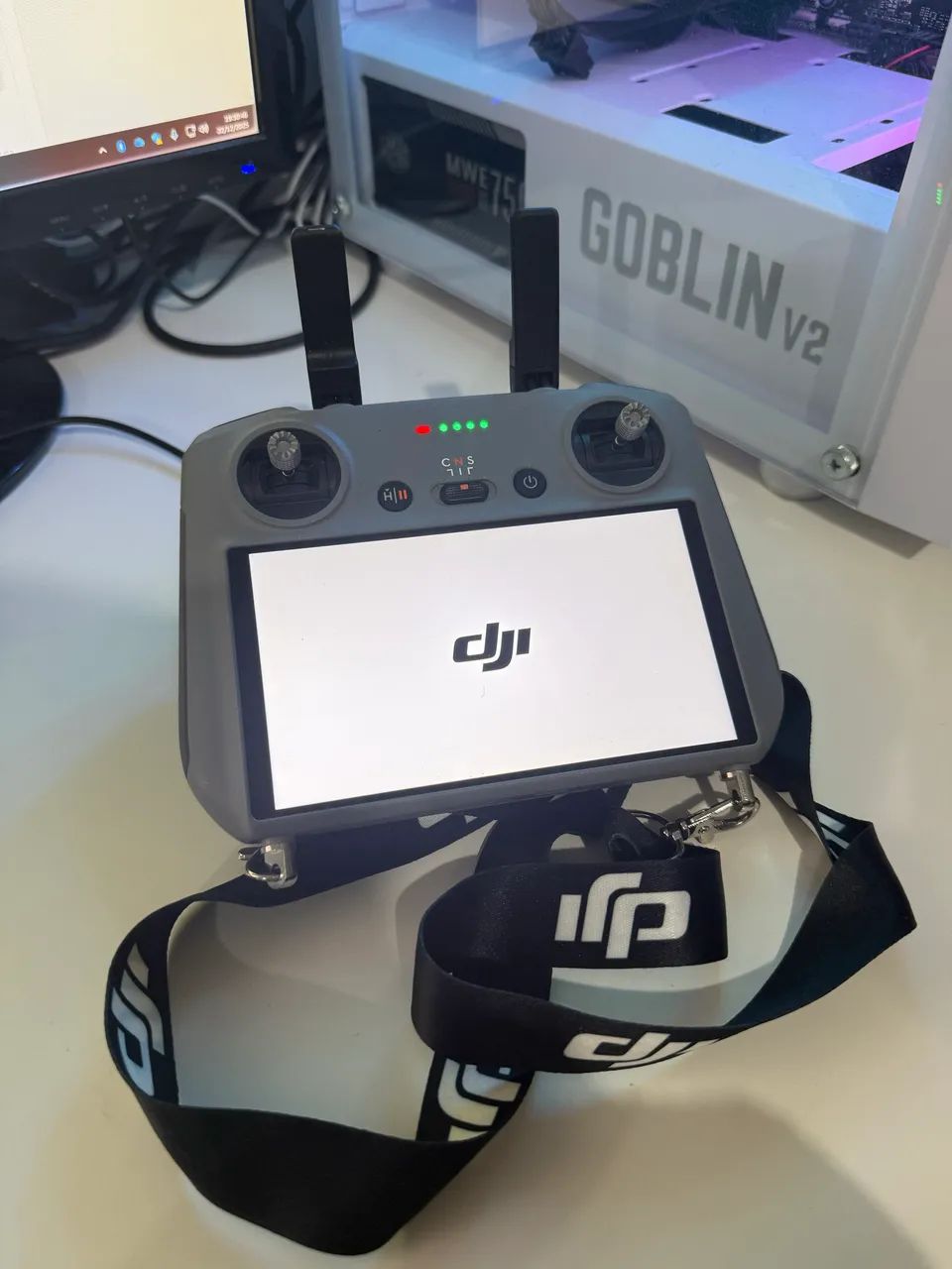 DRONE DJI MINI 4 PRO CONTROLE COM TELA   - Foto 4
