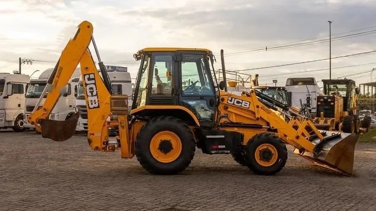 Retroescavadeira JCB 2020. - Foto 4