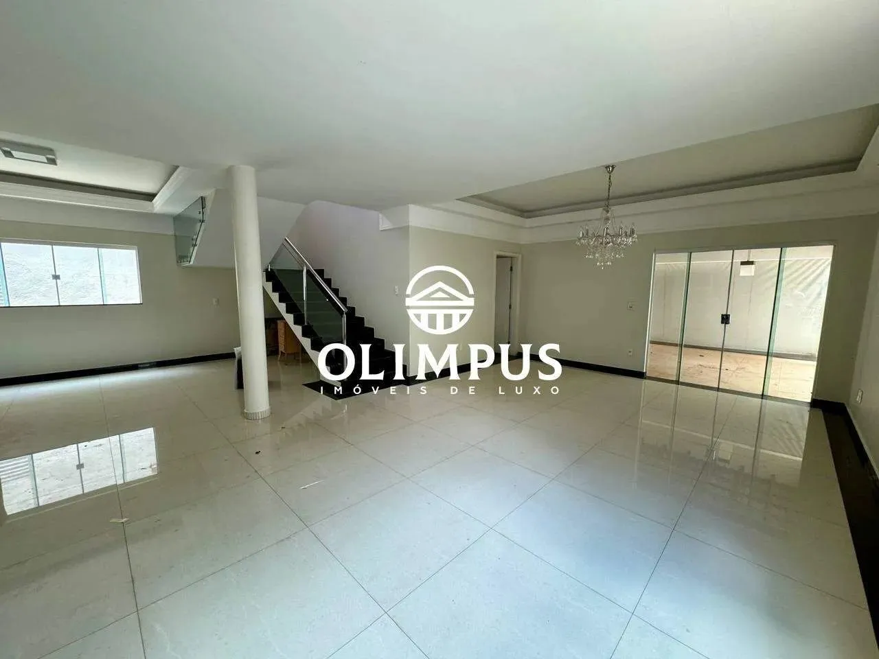 Lindo Sobrado em ótimo bairro no Condomínio Royal Park 277 m²