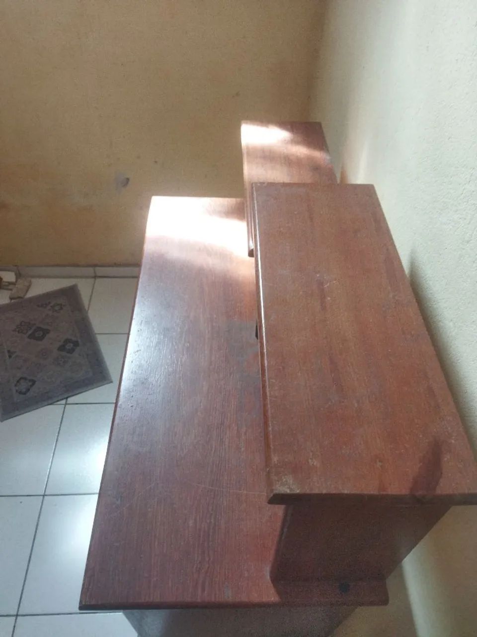 Escrivaninha de madeira - Foto 2