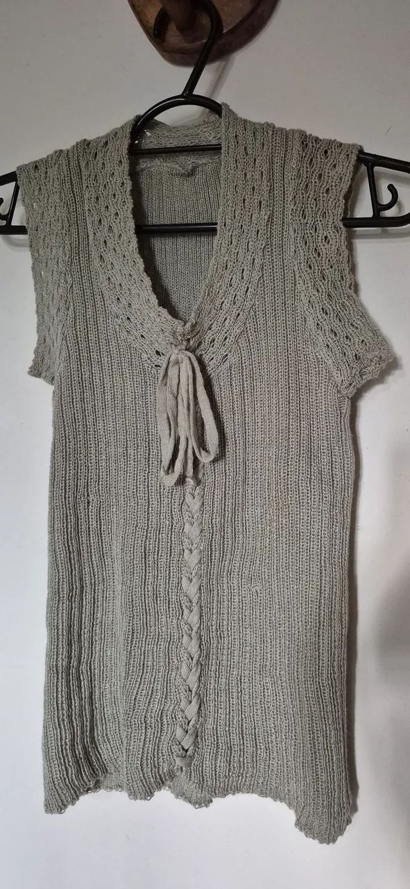 Blusa de Tricô Sem Mangas com Detalhes