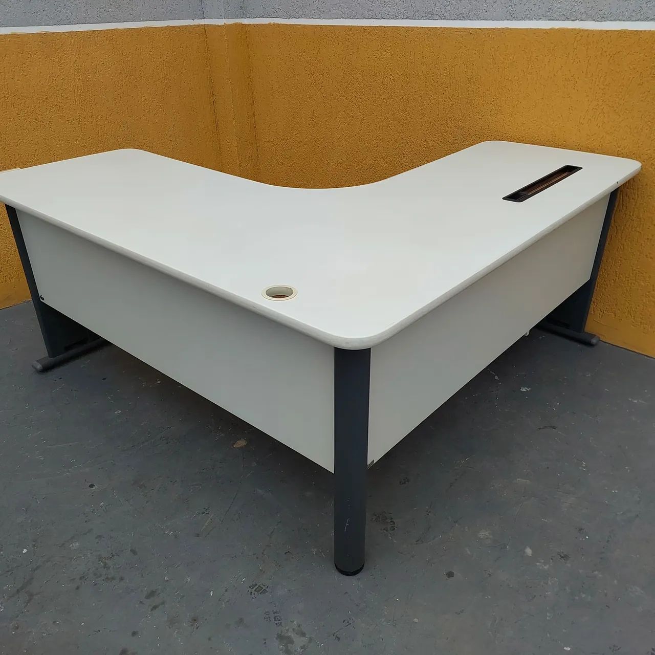 Mesa de Escritório em L com Gavetas - Foto 4