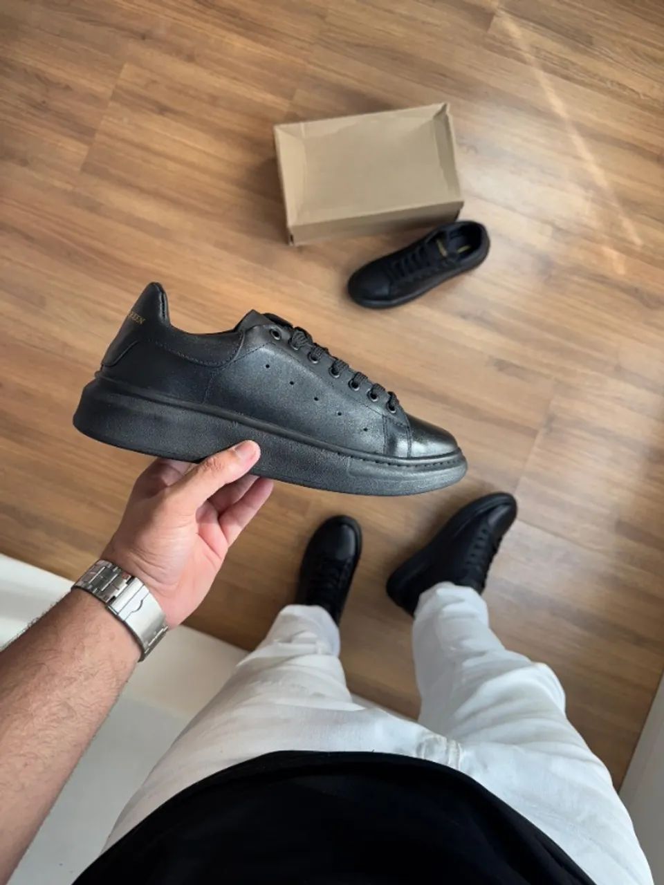 Tênis Alexander McQueen Couro Preto