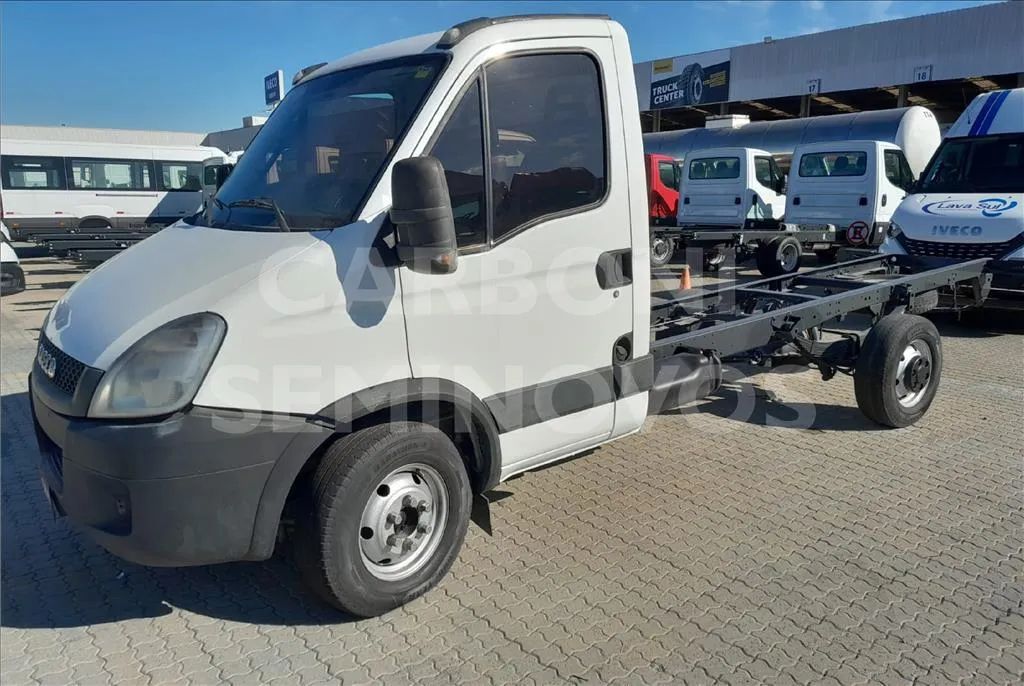IVECO DAILY 35S14HDCS 4X2, ANO 2015 - Foto 3
