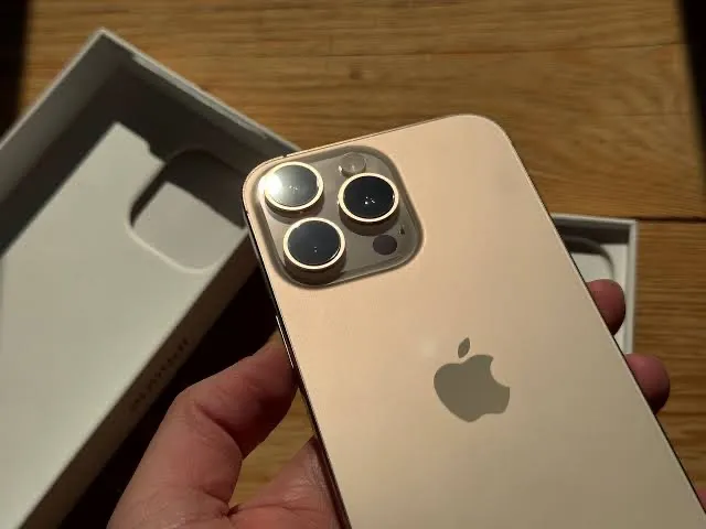 iPhone 16 pro max 512G + 5 capas alta qualidade