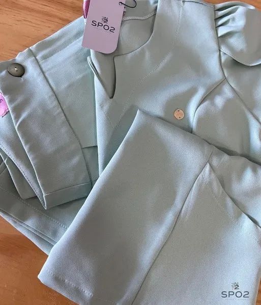 Jalecos e scrubs - Foto 3