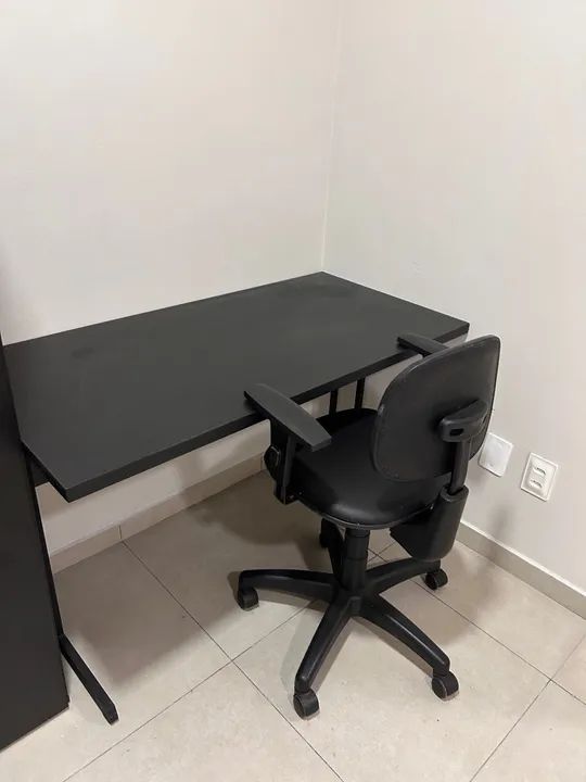 Mesa de Escritório Preta 1.20 x 0.60 com cadeira