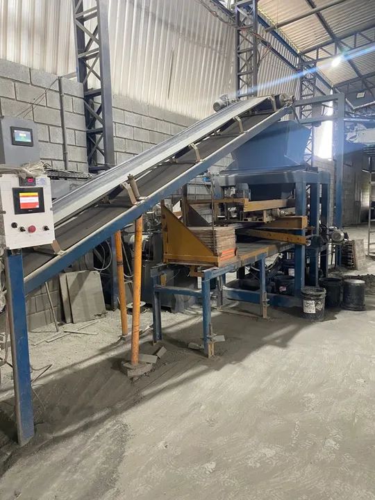 Máquina de Blocos Usada