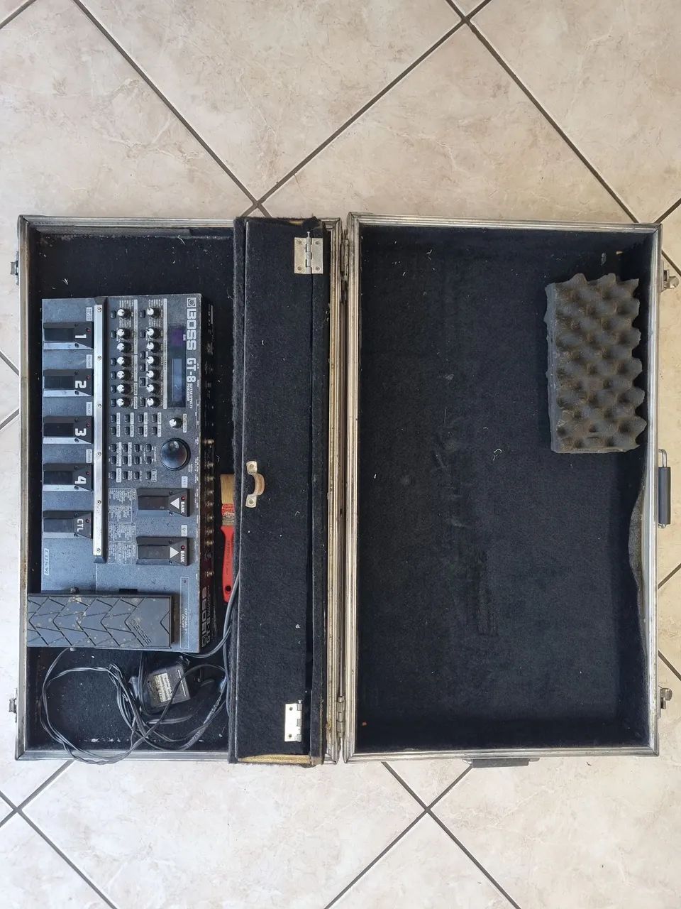 Pedaleira / Case Boss GT-8 - Foto 4