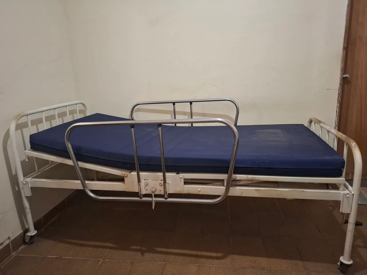Cama hospitalar  - Foto 2