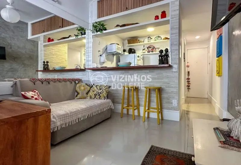Quarto e sala prontinho no Leme