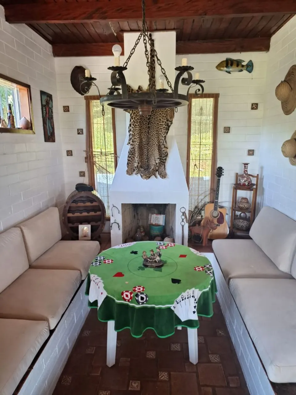 Chácara em Igaratá com lareira, campo gramado e piscina, venha fazer sua festa junina.