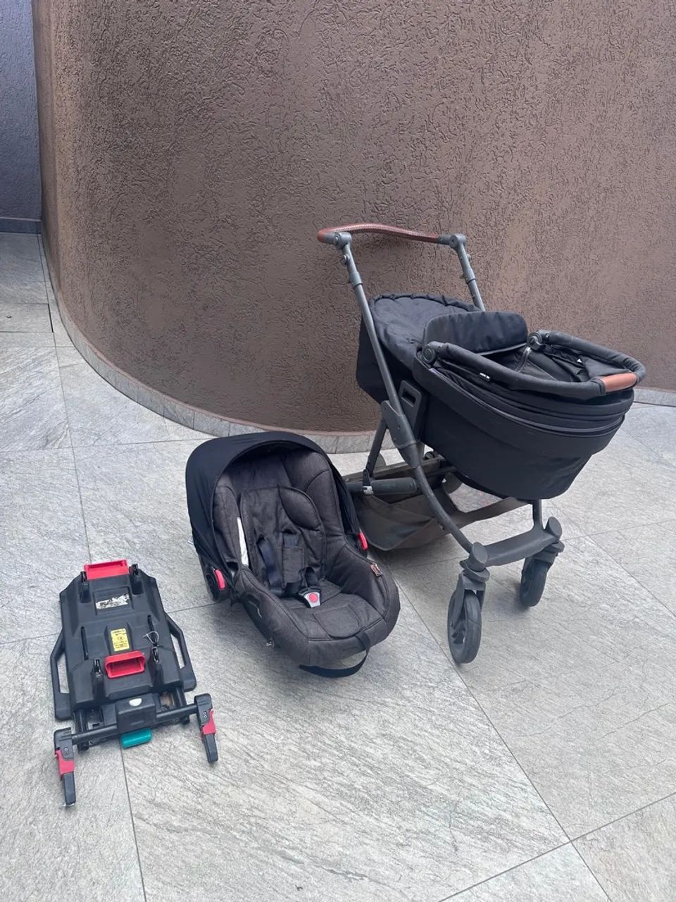 Bebê Conforto, Moisés, bolsa e Base para carro.