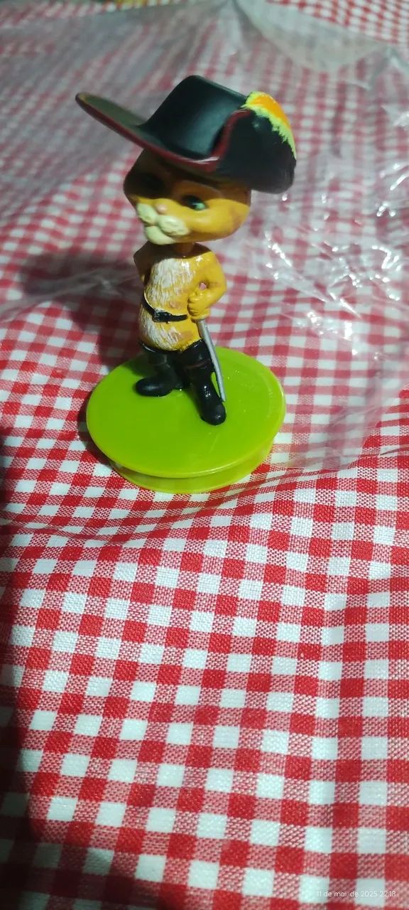 MINIATURA BONECO GATO DE BOTAS 