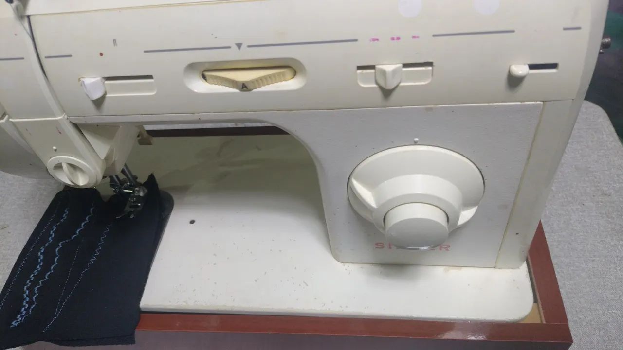 Máquina de costura doméstica Singer facilita Premium  - Foto 2