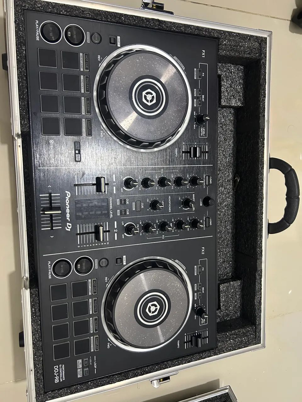 Pioneer DJ Controller with Hard Case64290469272449121
