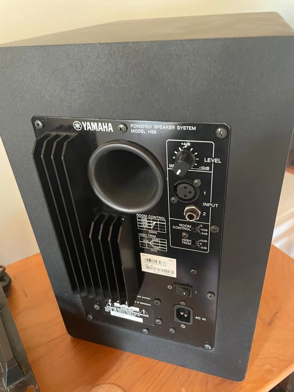 YAMAHA HS8 - PAR DE CAIXAS DE SOM DE REFERENCIA PARA ESTUDIO
