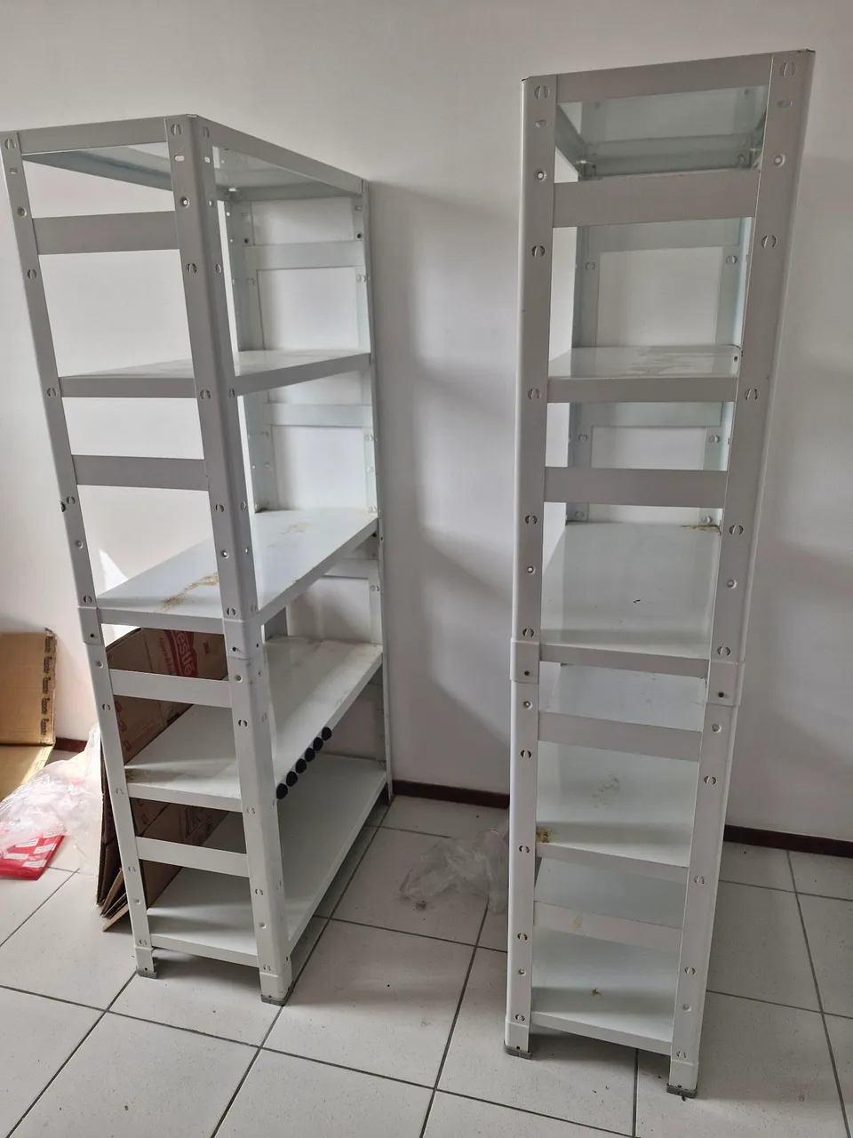 Estantes de aço reforçadas para organização